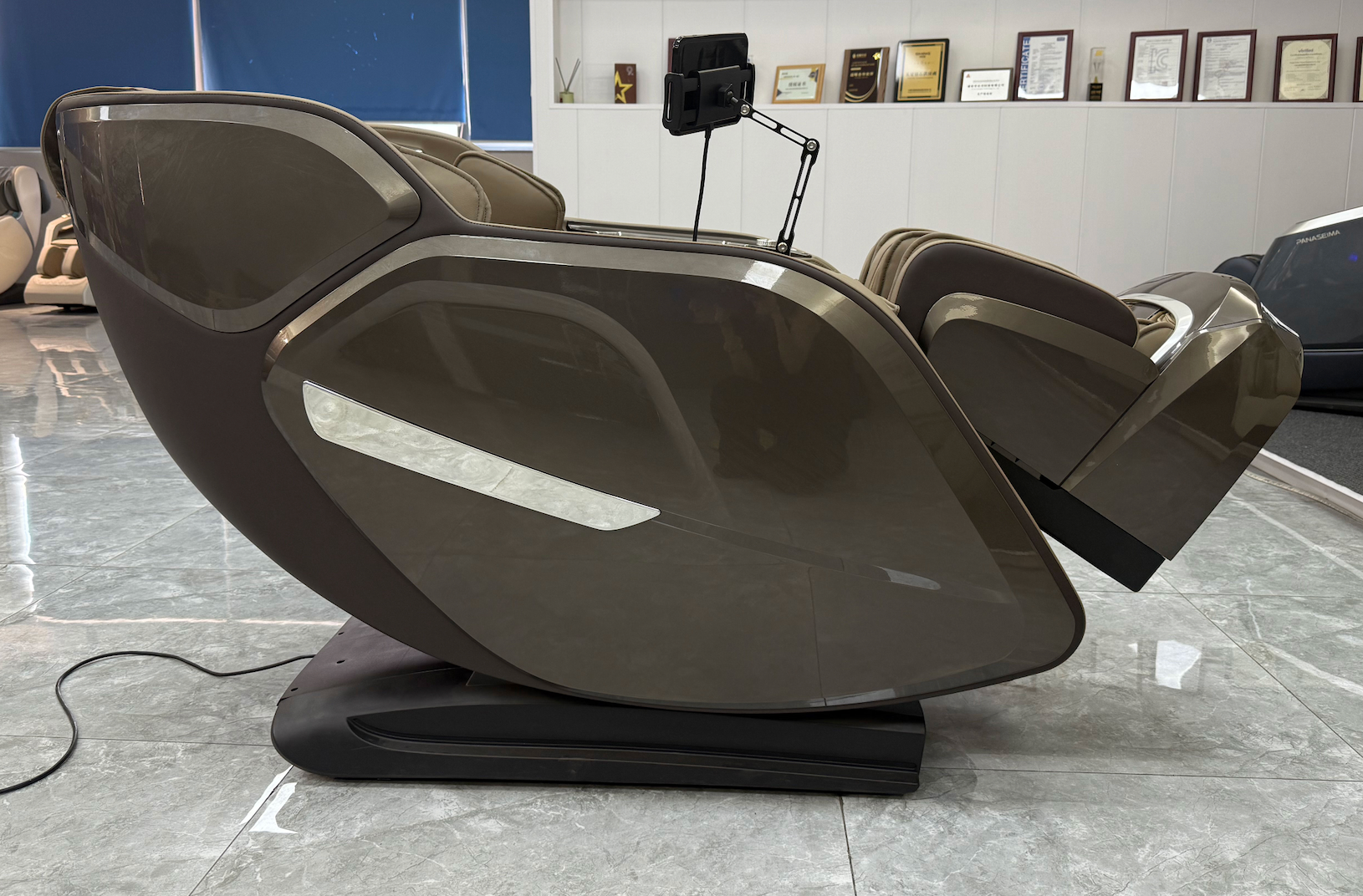 Elvione Luxe L1 - Signature Colour Edition