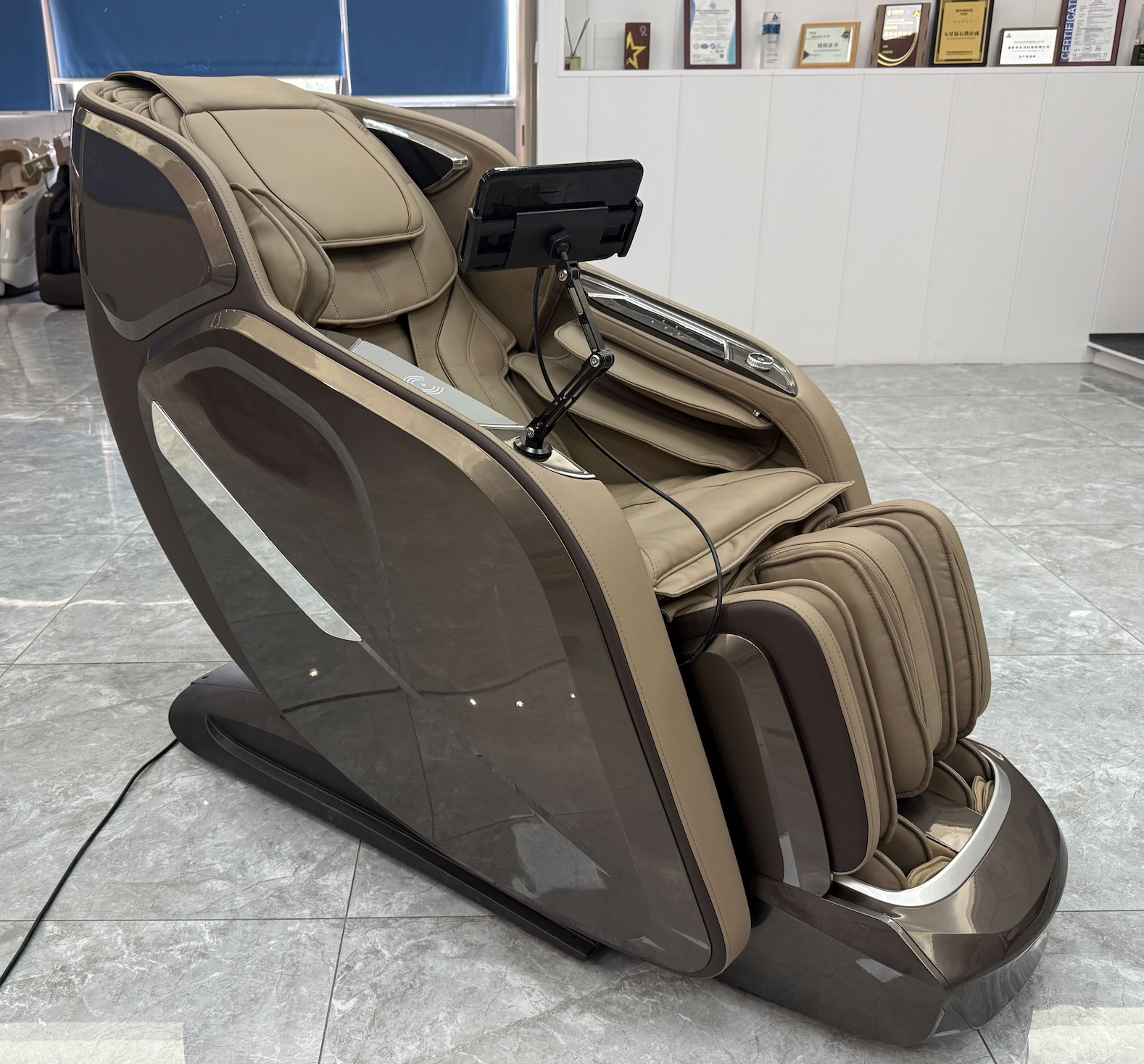 Elvione Luxe L1 - Signature Colour Edition